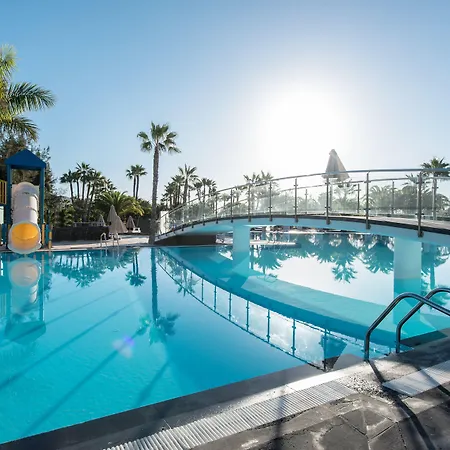 Thb Tropical Island منتجع