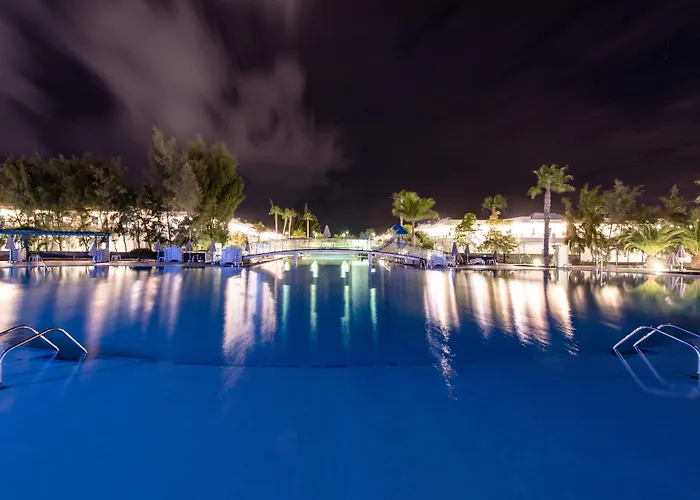 Thb Tropical Island Semesteranläggning (resort)